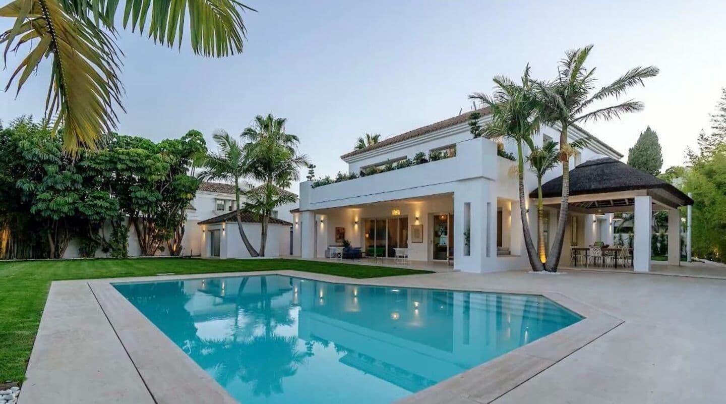 5-bedroom villa in Guadalmina Baja photo 1
