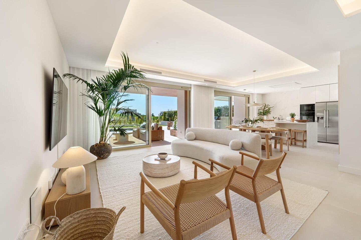 4-bedroom apartment in Golden Mile