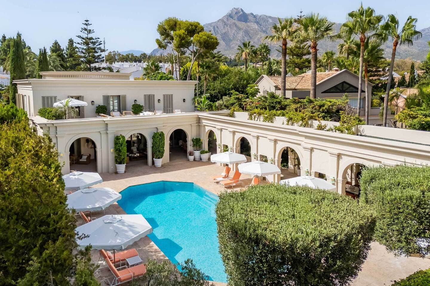 4-bedroom villa in Hotel Puente Romano photo 1