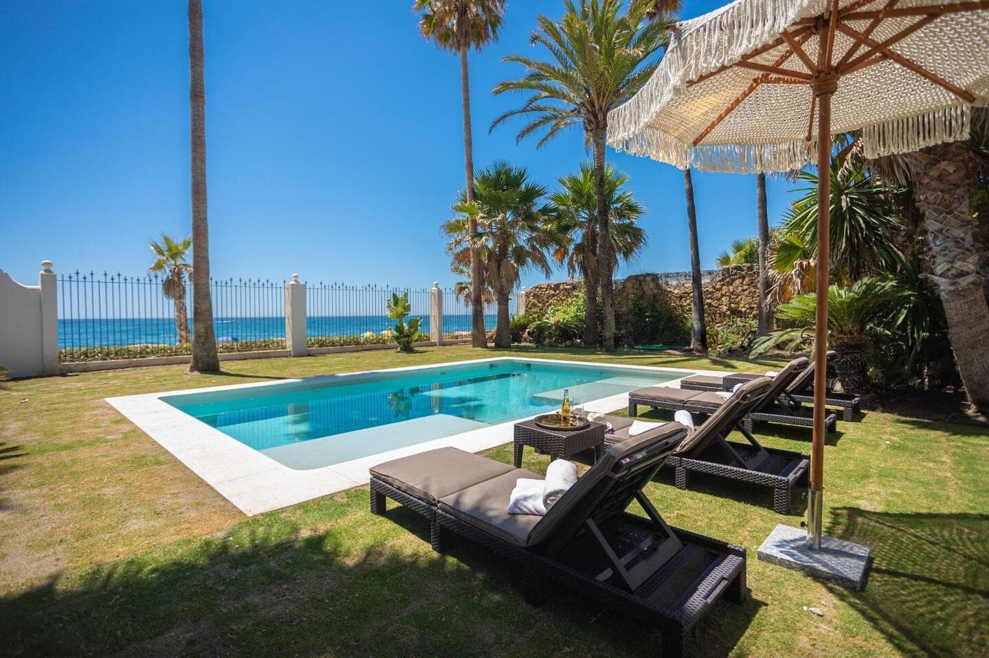 4-bedroom villa in Oasis Club photo 1