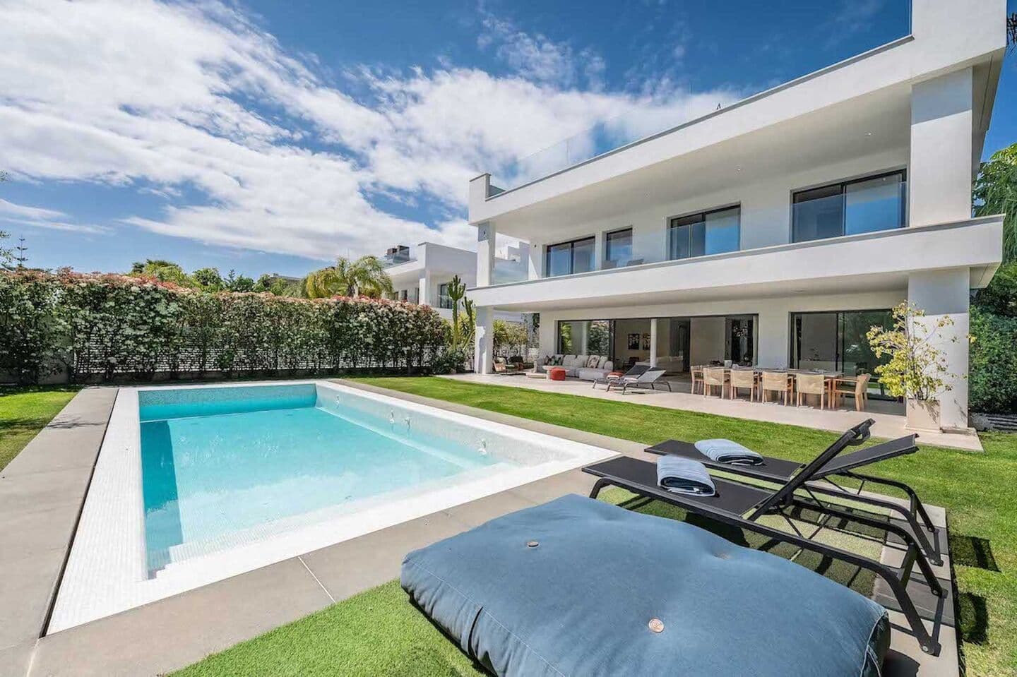 5-bedroom villa in Nueva Andalucia photo 1