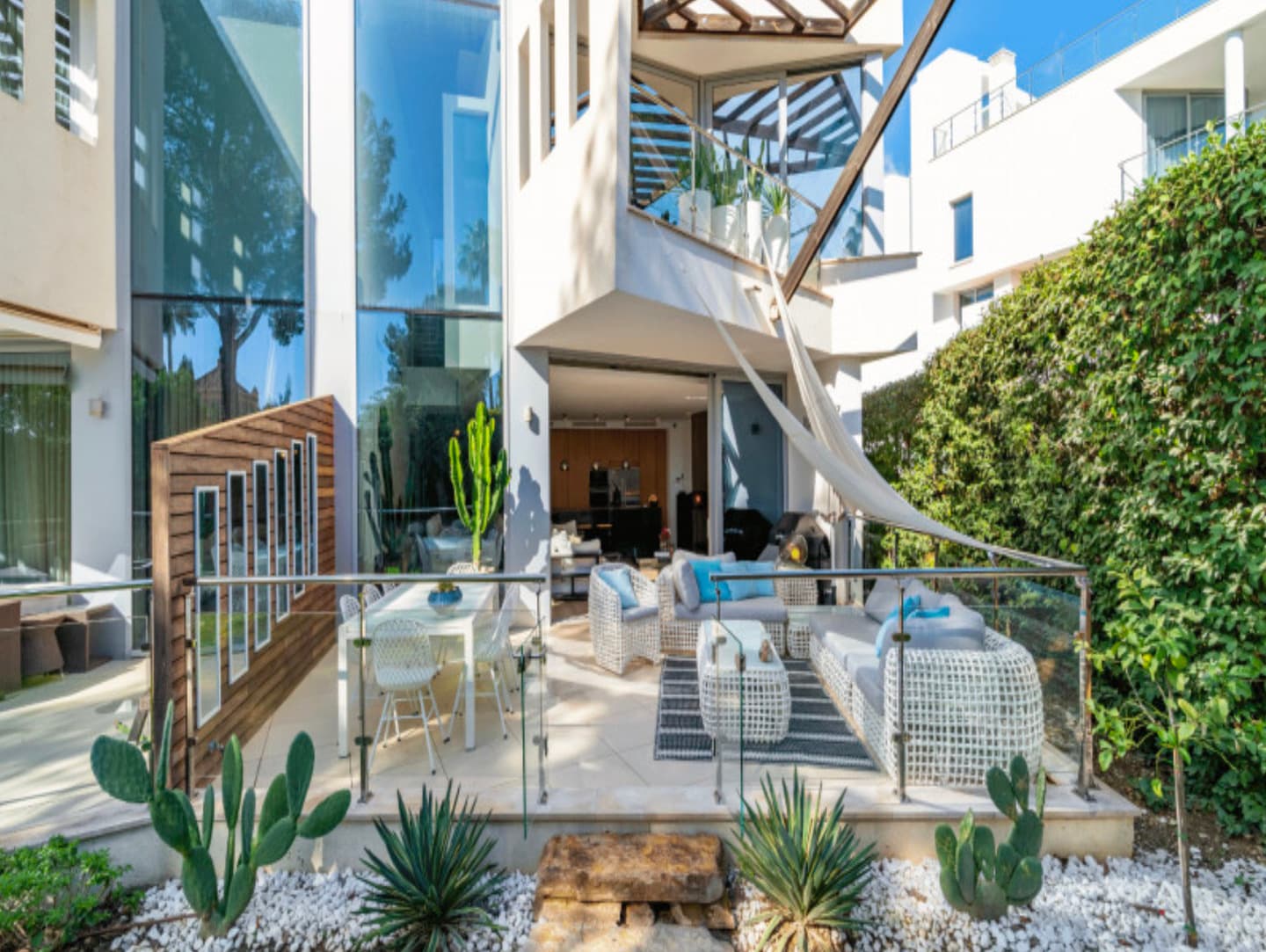 3-bedroom apartment in Marbella photo 1